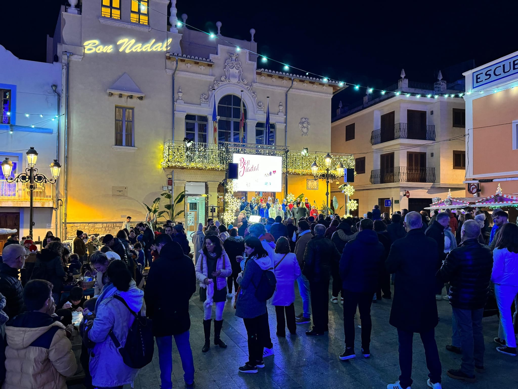 Ambiente navideño en Riba-roja de Túria.