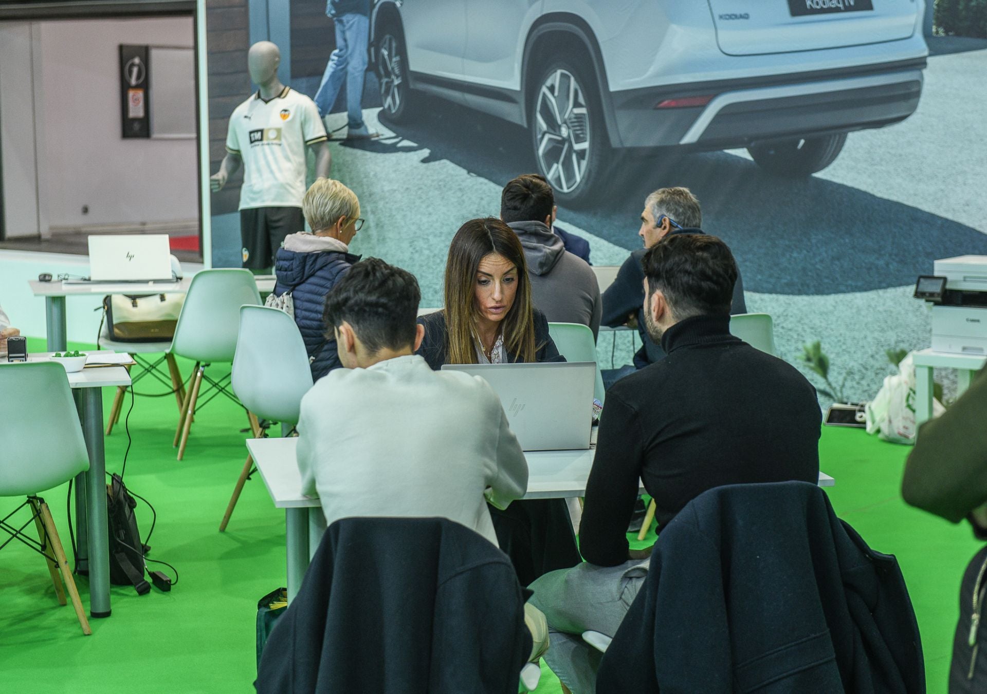 Otra jornada de récord en la Feria del automóvil de Valencia