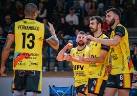 Pernanmbuco, Facu, Javi Monfort y Maxi durante un partido