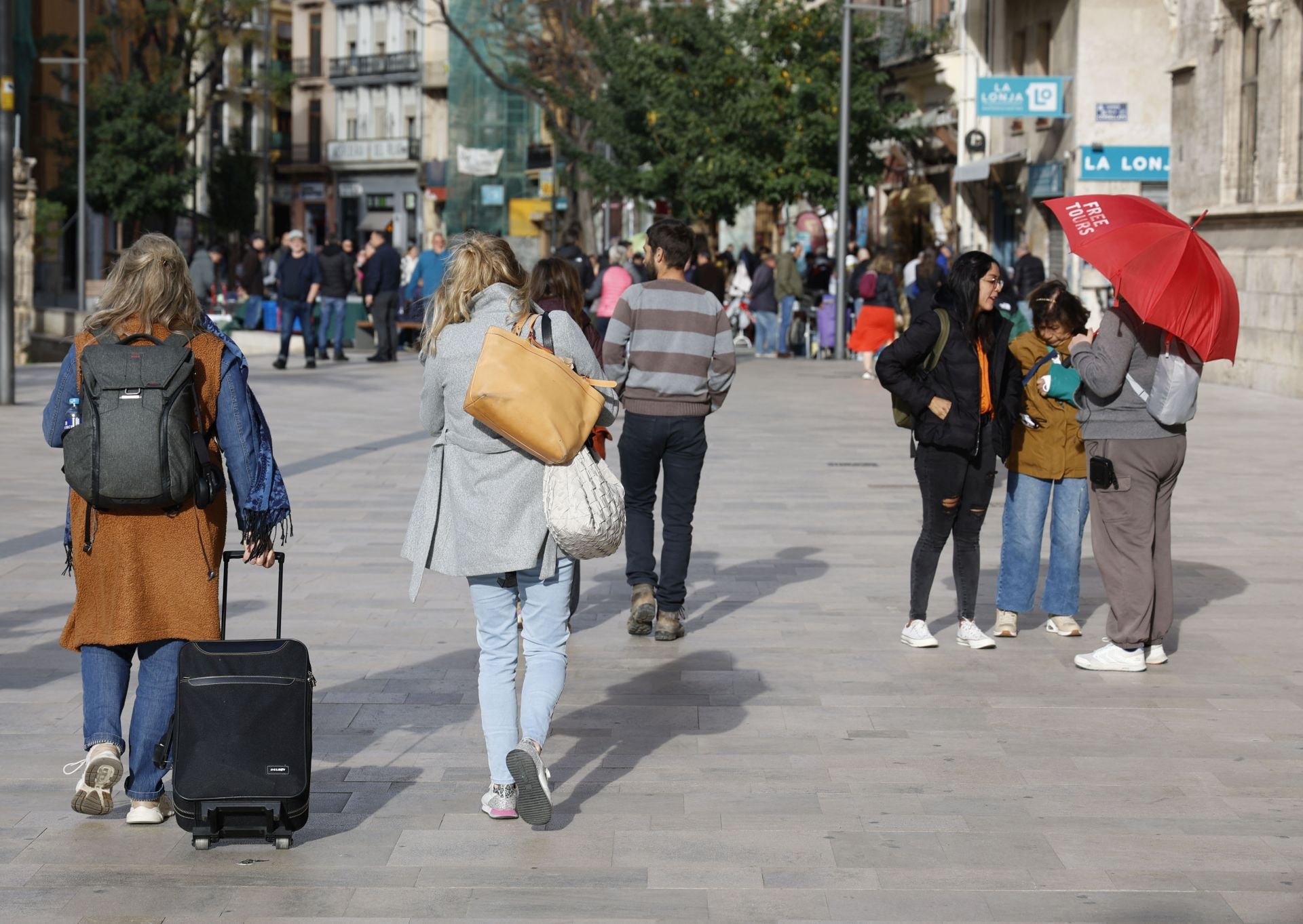 Ni el frío desanima a los turistas en Valencia