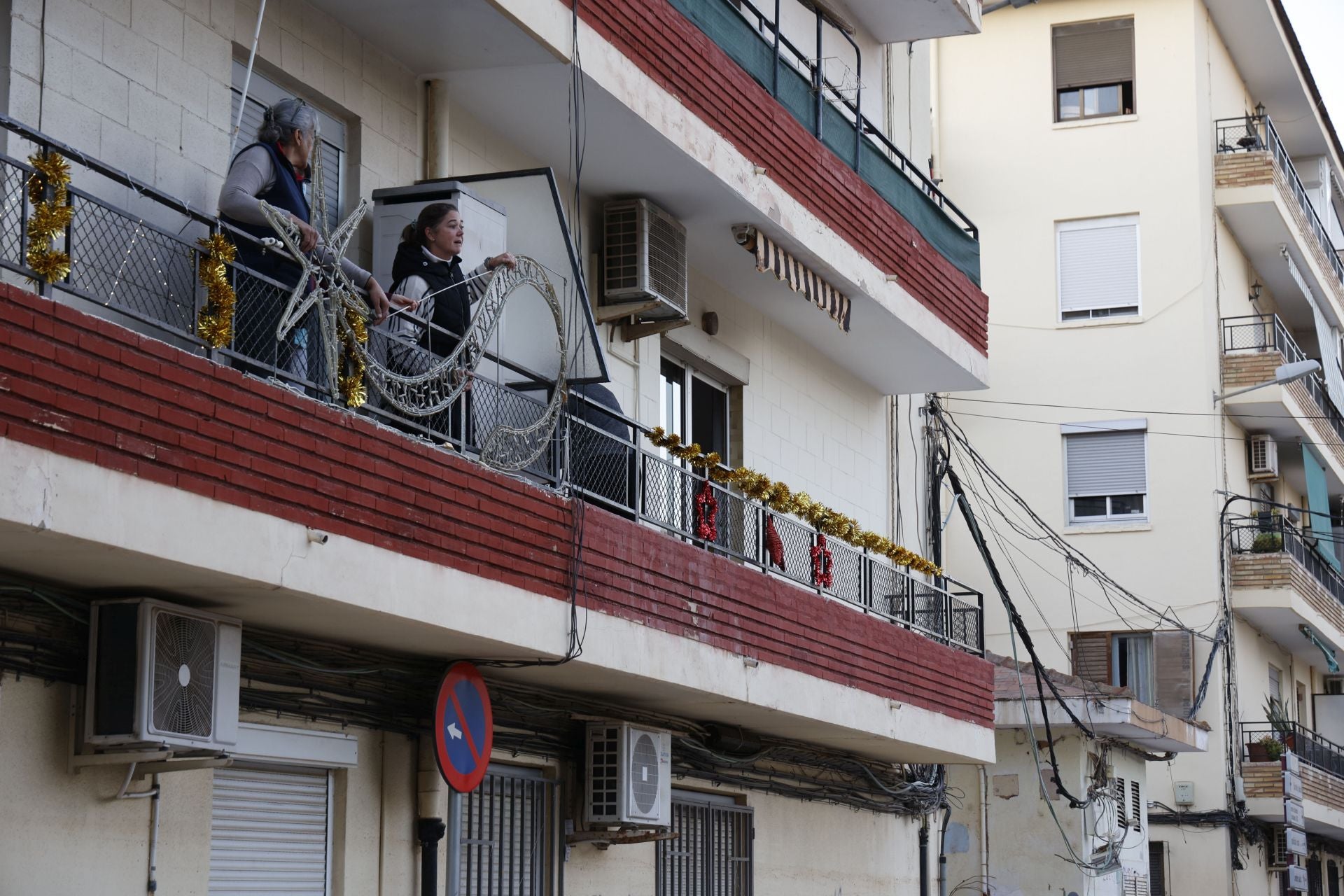 La DANA no puede con la Navidad: encendido de luces en el barrio Orba de Alfafar