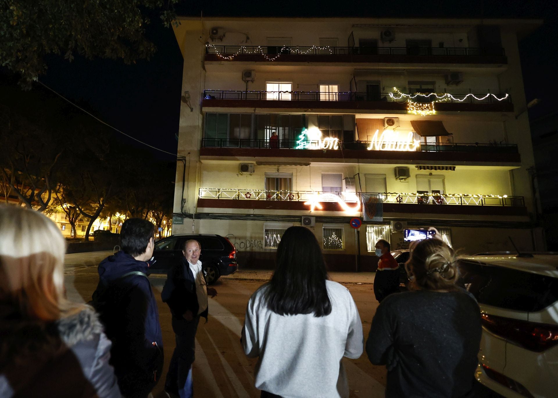 La DANA no puede con la Navidad: encendido de luces en el barrio Orba de Alfafar