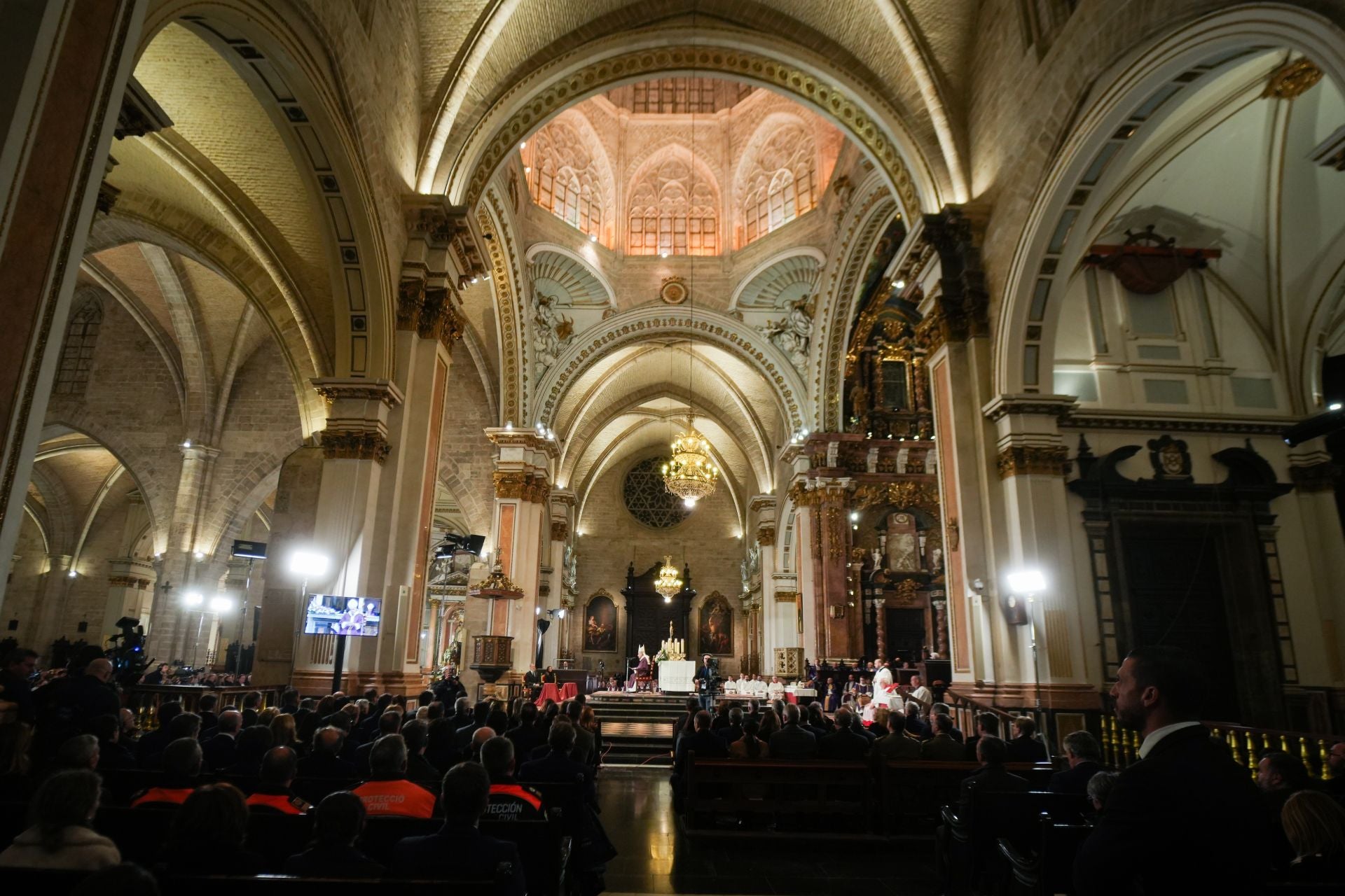 FOTOS | Funeral por las víctimas de la DANA en la Catedral de Valencia