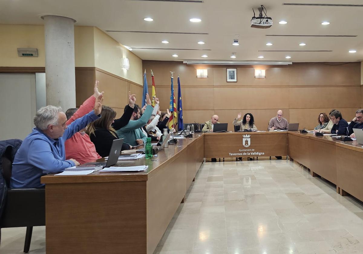 Votación en el pleno de Tavernes.