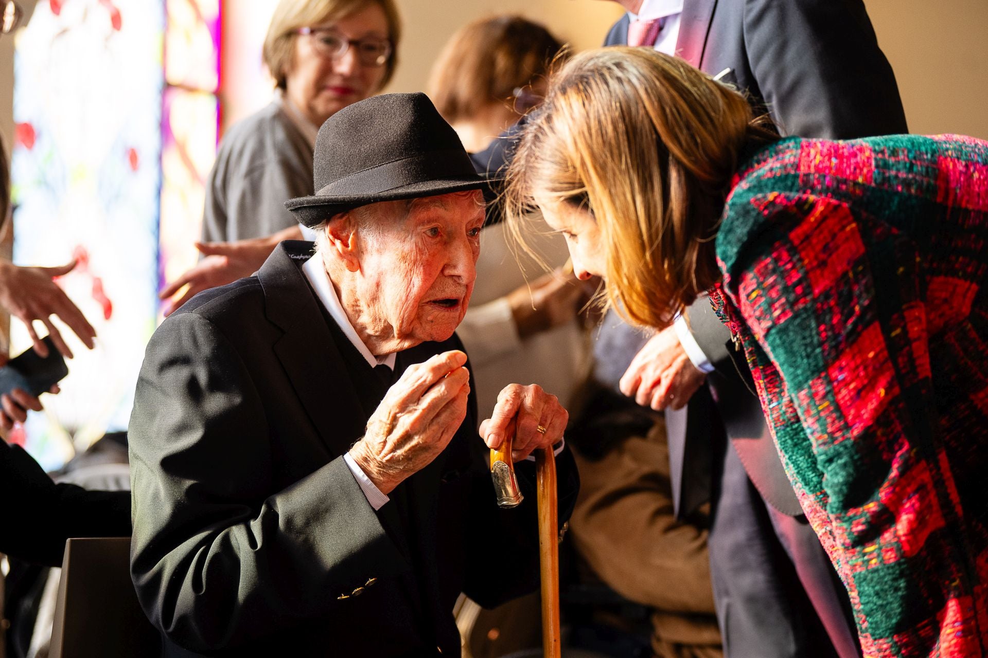 Valencia homenajea a sus personas mayores centenarias en el Palacio de la Exposición