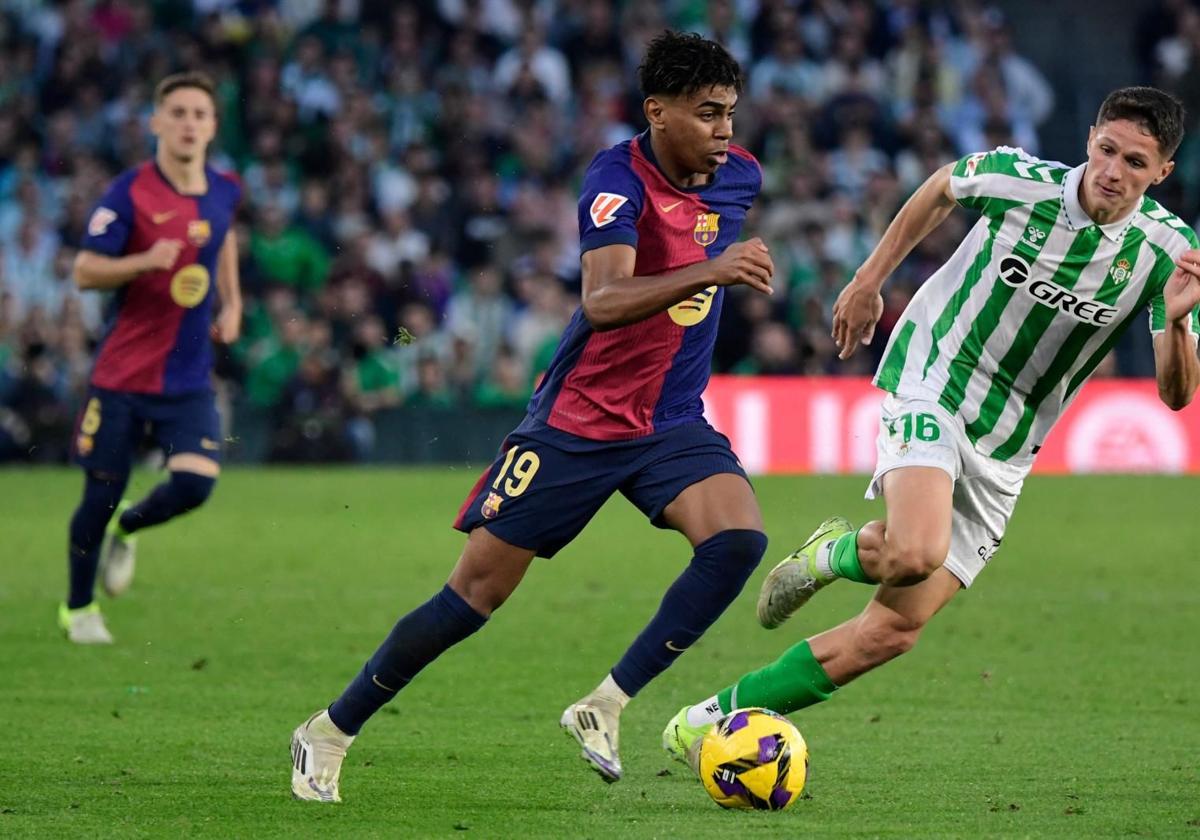 Lamine Yamal en el partido ante el Betis.