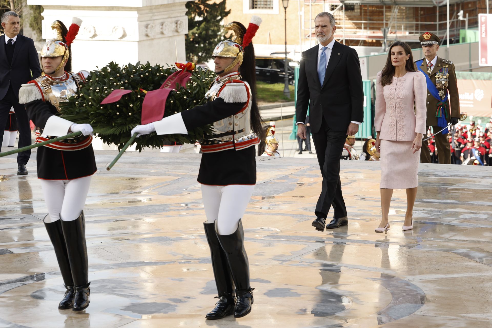 Letizia deslumbra en el viaje oficial de los Reyes a Italia