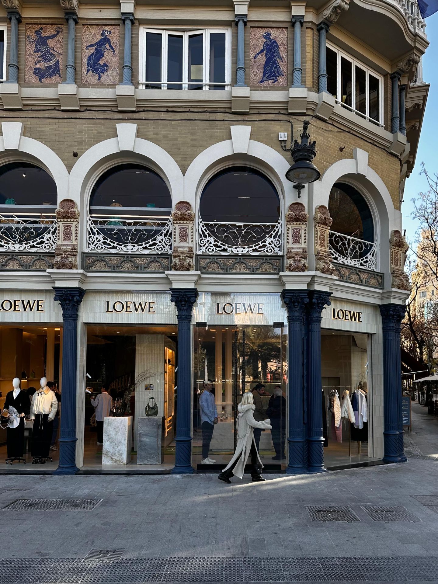 Así es la tienda de Loewe por dentro