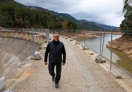 El vicepresidente segundo para la Recuperación, Francisco José Gan Pampols, en la presa de Buseo.