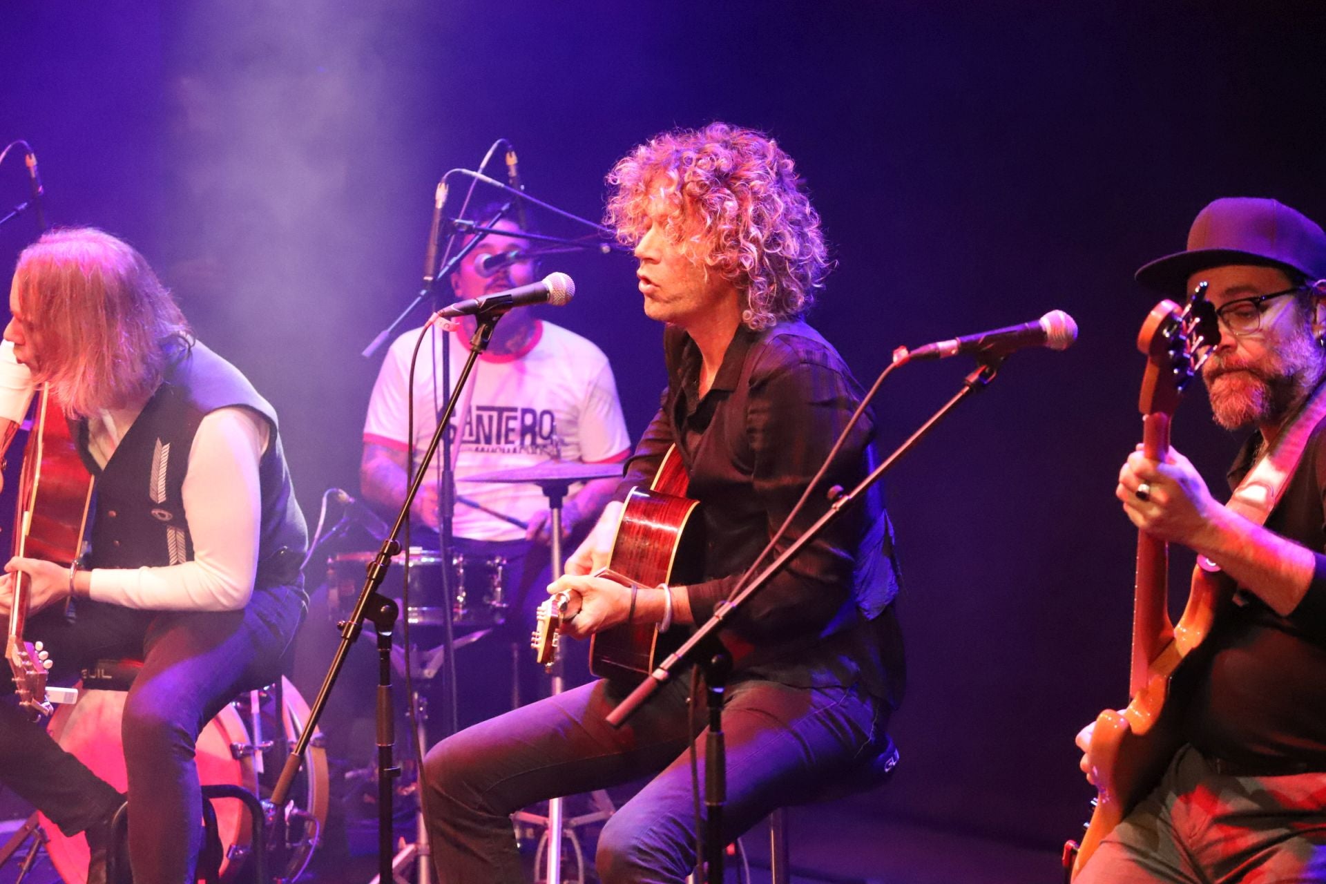 FOTOS | Valencia se vuelca en el concierto solidario por la dana