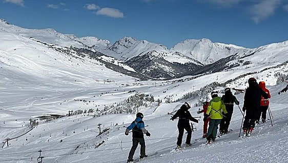 ¿Cuándo abren las pistas de esquí? La nieve acelera la apertura de las estaciones de Teruel, Huesca y Cataluña