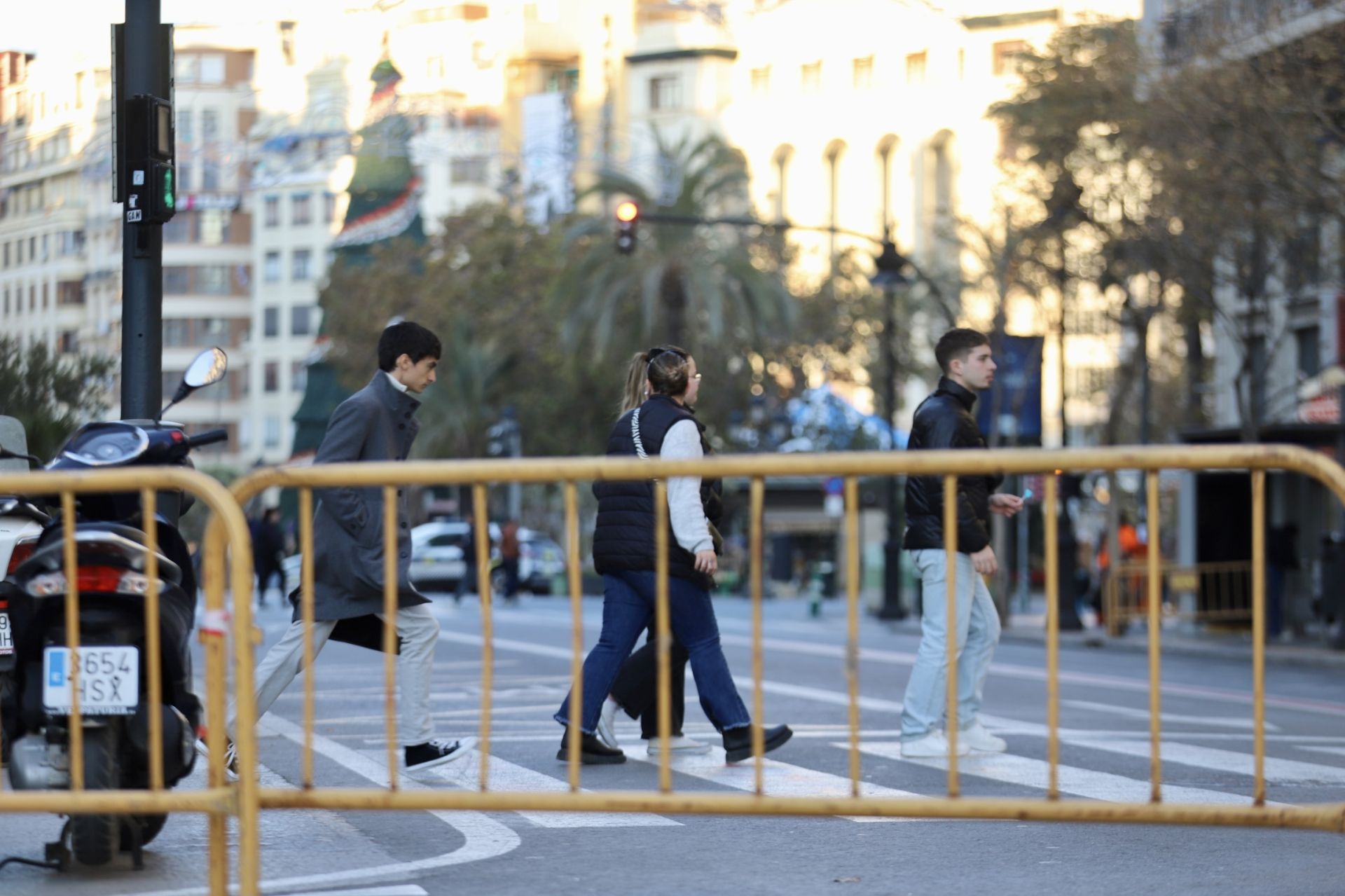 Colapso y cortes de tráfico en las calles del centro de Valencia este viernes