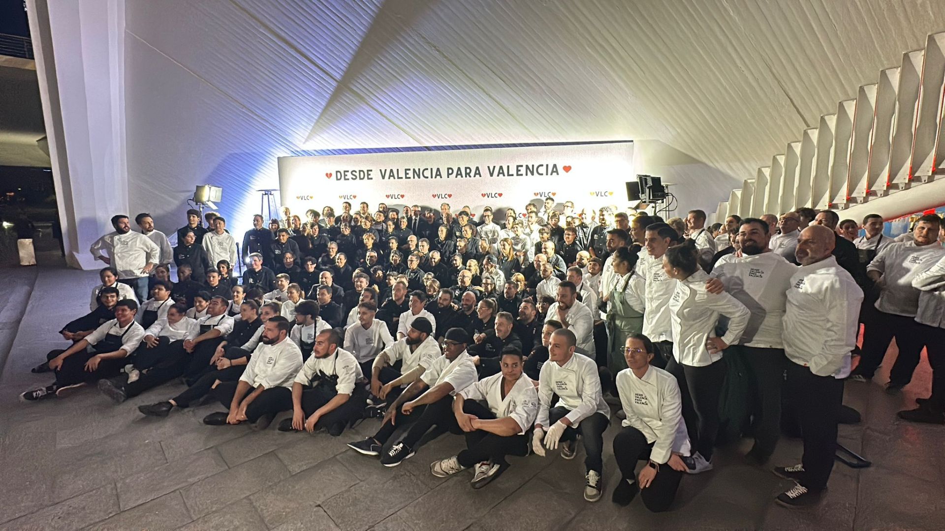 FOTOS | Cena solidaria &#039;Desde Valencia para Valencia&#039;