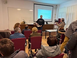 Sueca ofrece una charla informativa a los propietarios de terrenos agrícolas afectados por la dana