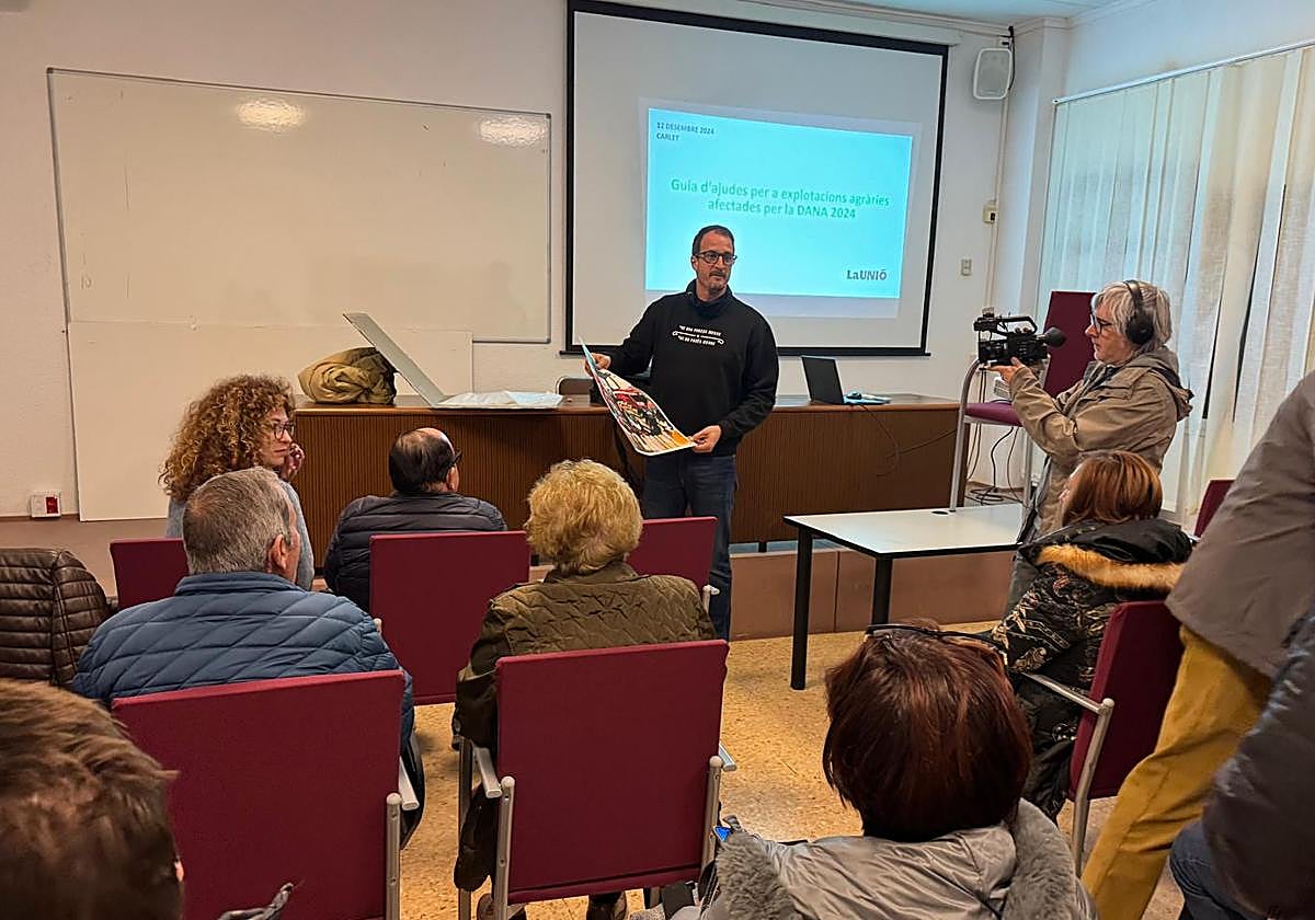 Sueca ofrece una charla informativa a los propietarios de terrenos agrícolas afectados por la dana