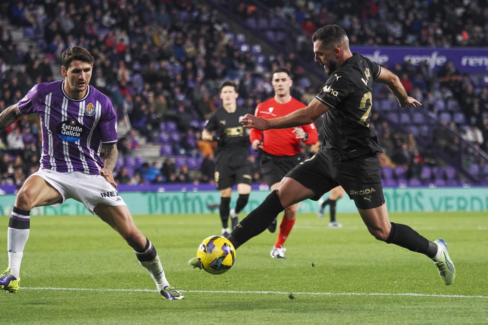 FOTOS | El Valencia CF pierde en Valladolid y ya es colista