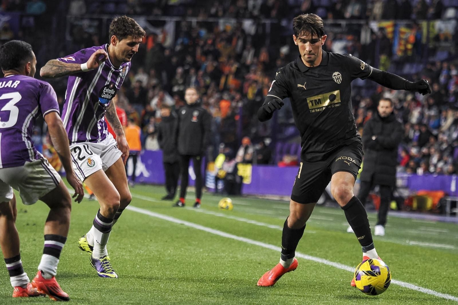 FOTOS | El Valencia CF pierde en Valladolid y ya es colista