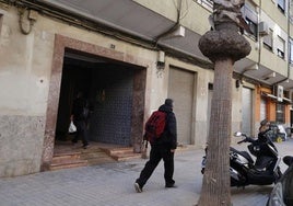 El edificio de Alfafar en el que se produjo el homicidio.