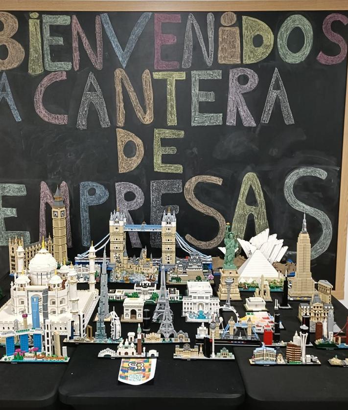 Imagen secundaria 2 - Exposición de LEGO y talleres educativos gratuitos en Las Américas