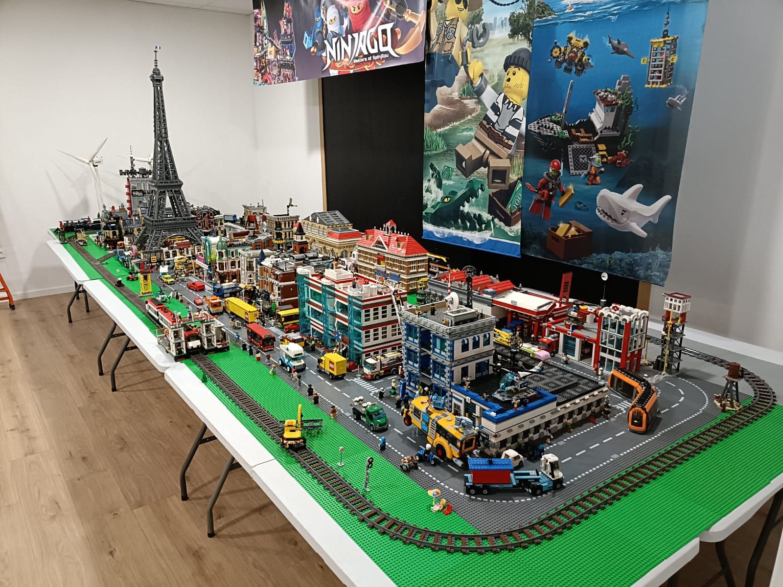 Imagen secundaria 1 - Exposición de LEGO y talleres educativos gratuitos en Las Américas