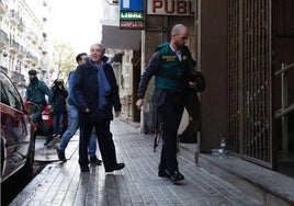 El letrado Corbín, en su despacho del centro de Valencia.