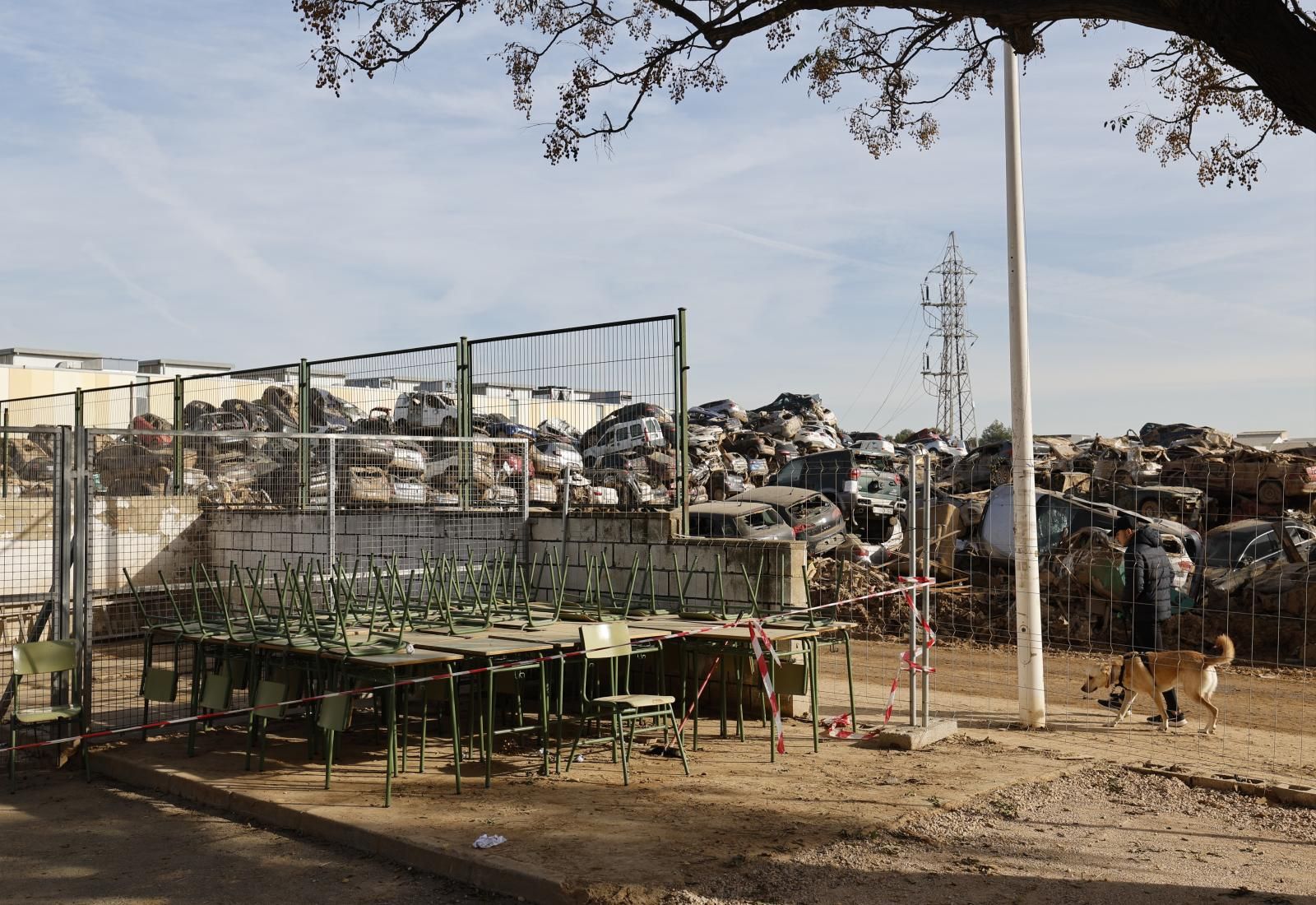 Así están las campas de coches arrasados por la dana en Valencia