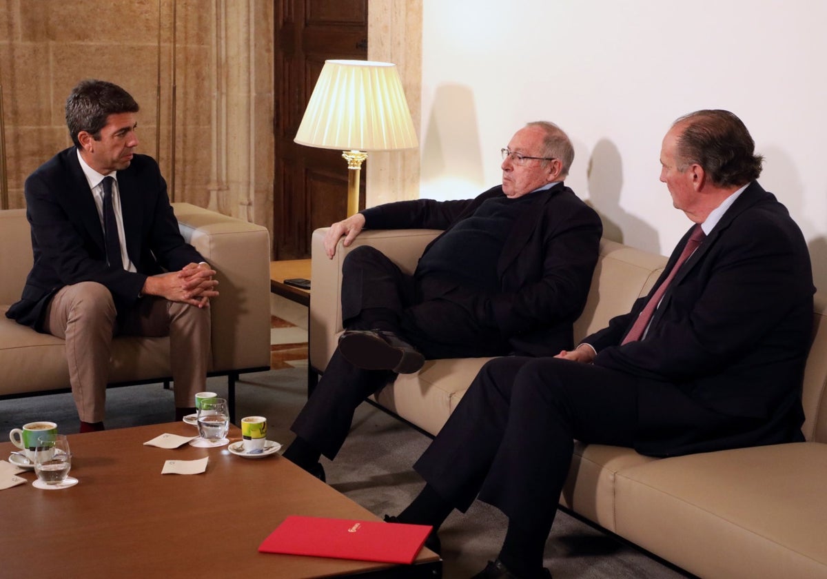 Reunión entre Mazón y los presidentes de Cámara Valencia y Cámara España.