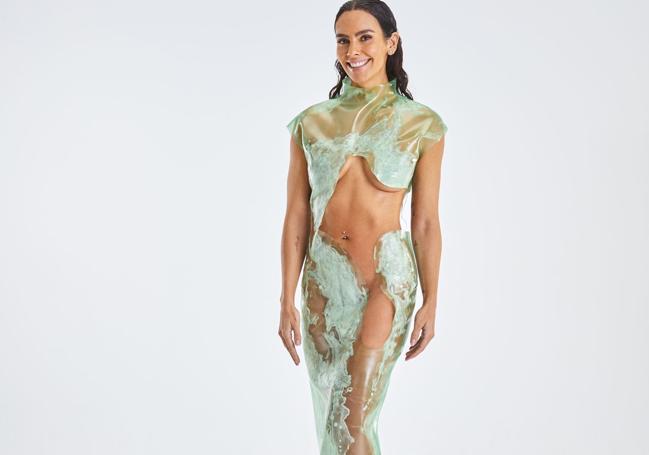 Vestido de Cristina Pedroche para despedir 2023, compuesto de agua.