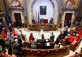 El hemiciclo del Ayuntamiento durante inicio del pleno de diciembre.