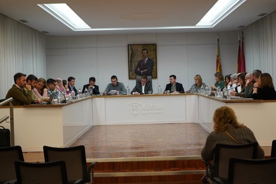 Un momento del último pleno del año de la Corporación municipal de Xàtiva.