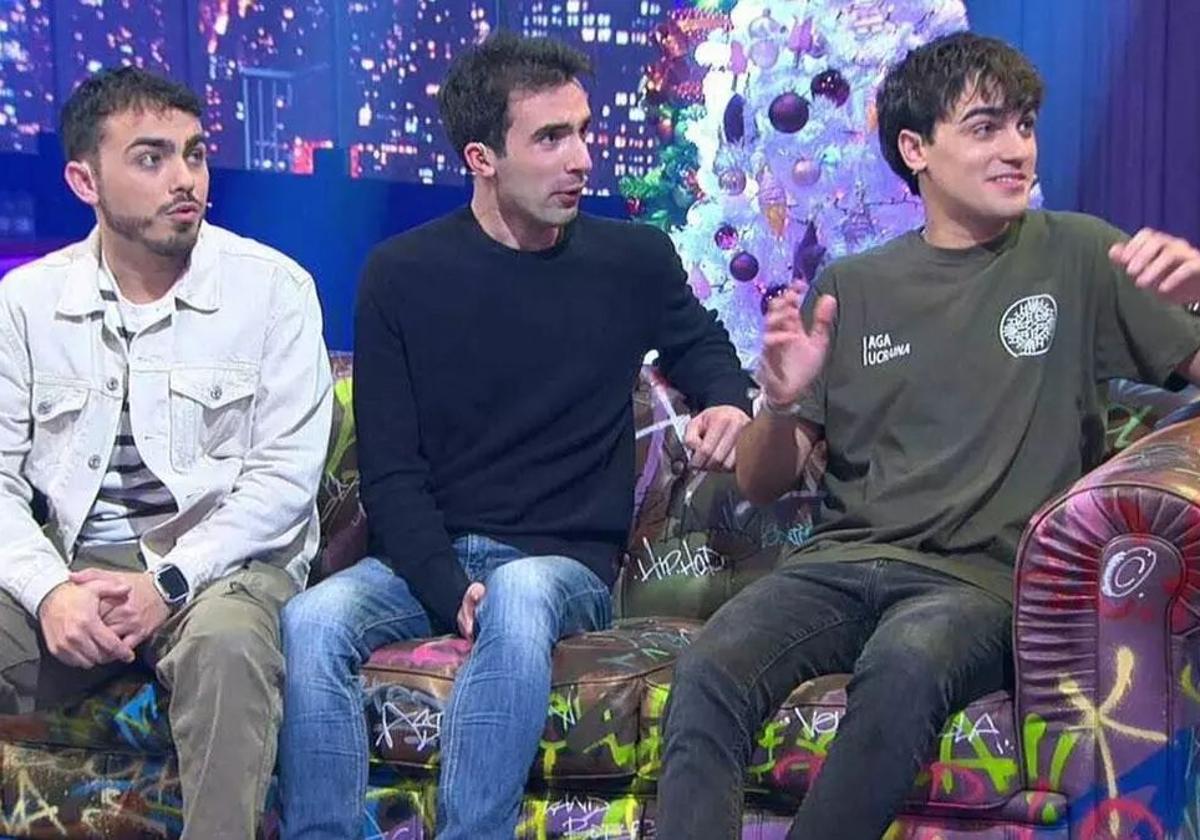 Los Mozos de Arousa este jueves en el programa de la televisión gallega 'Land Rober'.