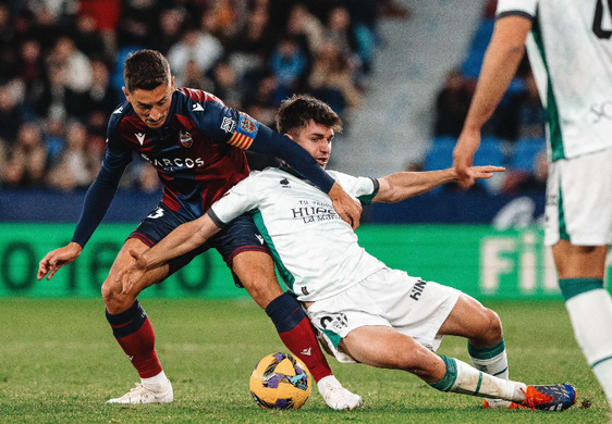 Pablo Martínez, ante el Huesca.