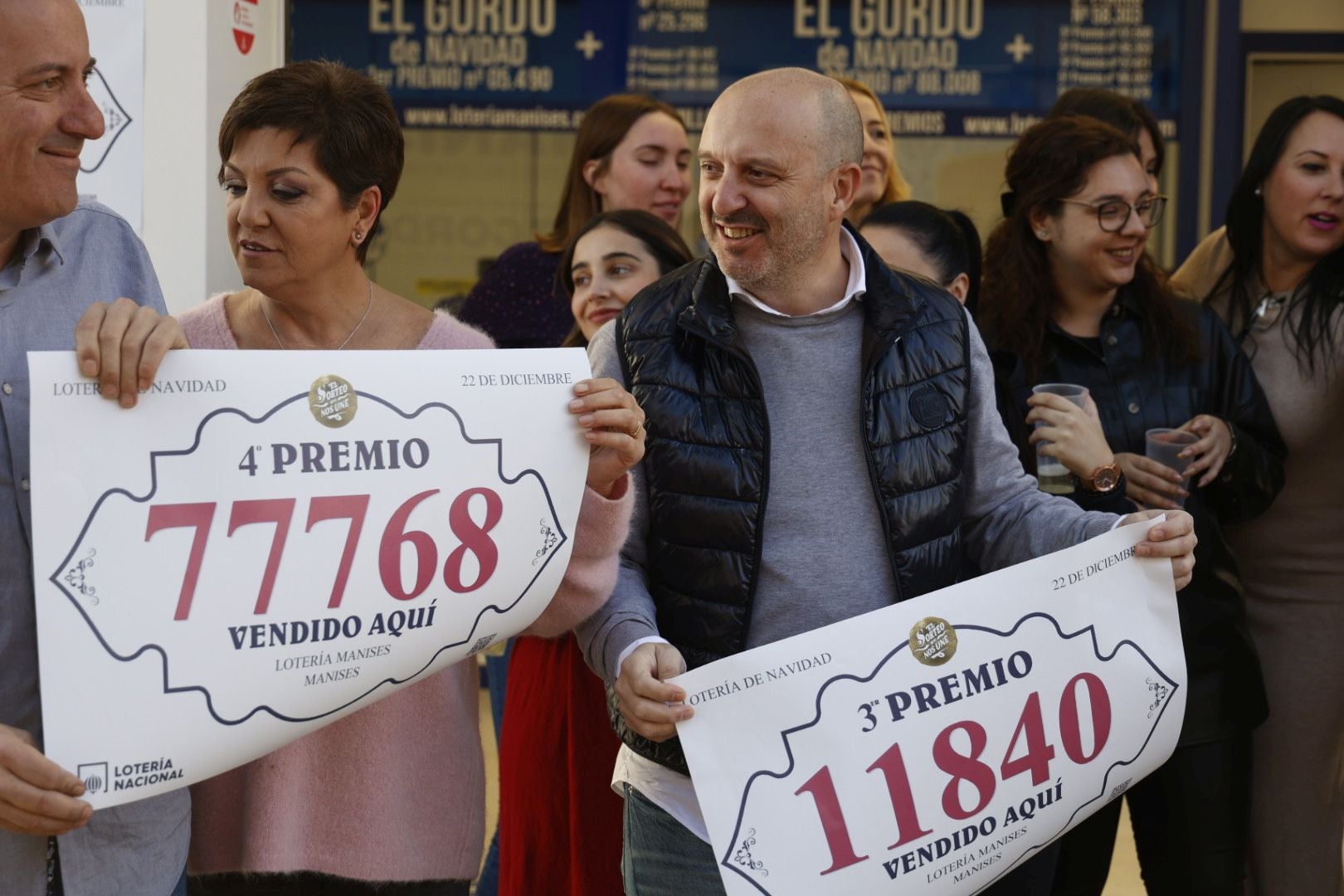 Manises vuelve a repartir alegría con el tercer premio y un cuarto