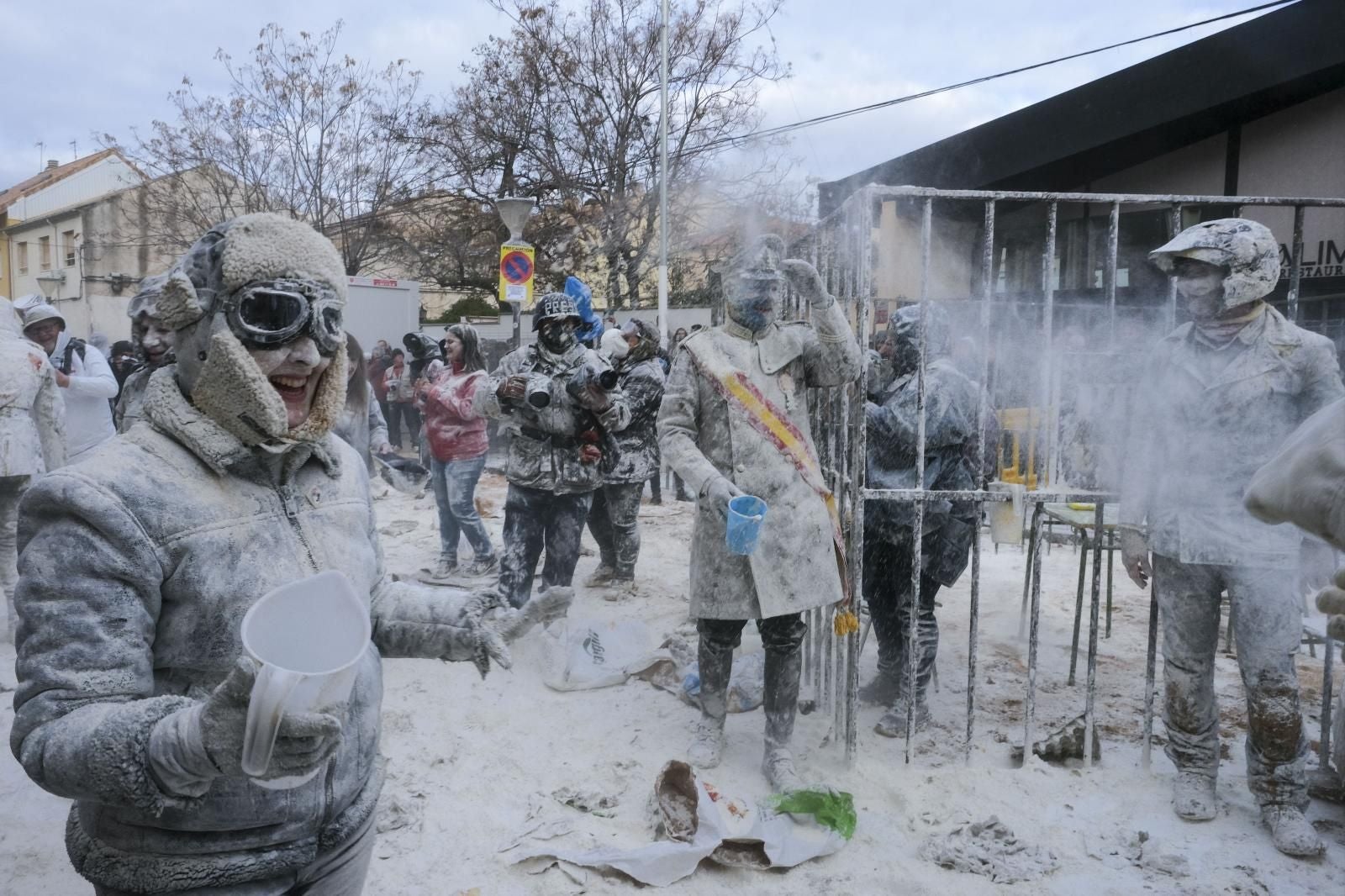 FOTOS | La batalla de els enfarinats vuelve a IBI