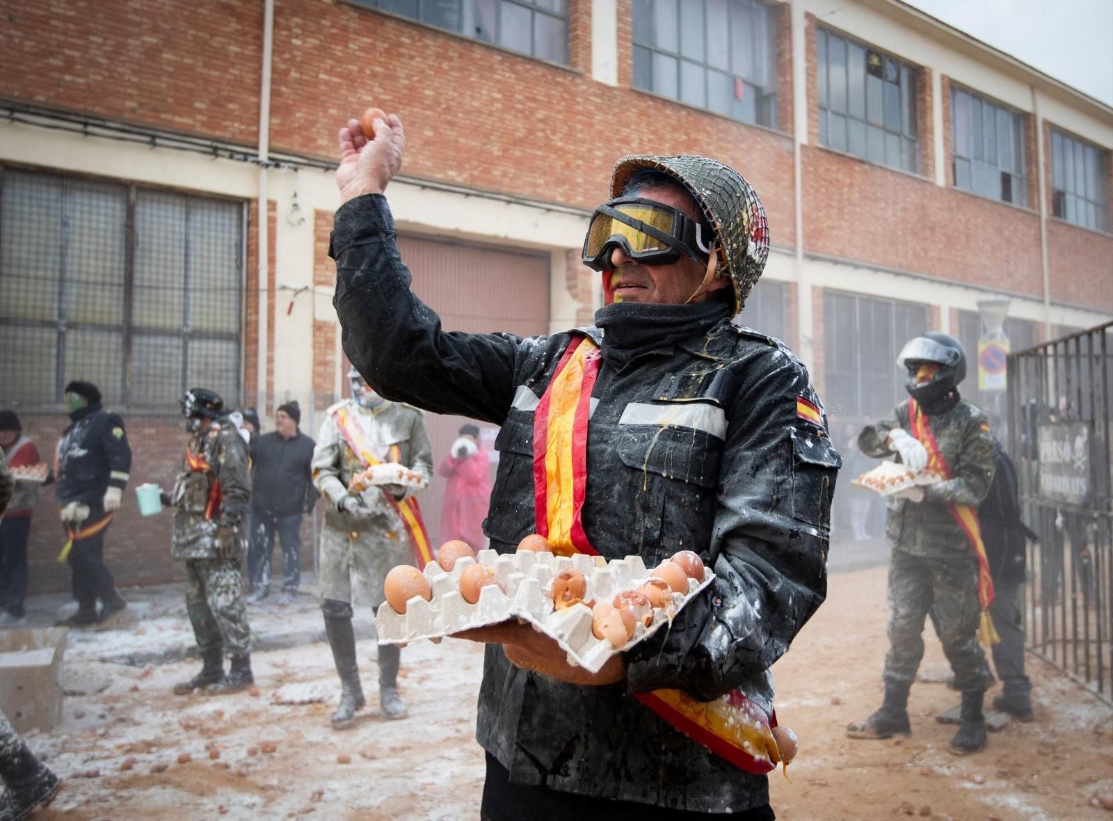 FOTOS | La batalla de els enfarinats vuelve a IBI