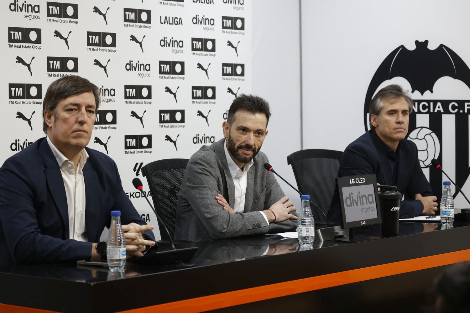 Fotos de la presentación de Carlos Corberán como entrenador del Valencia CF