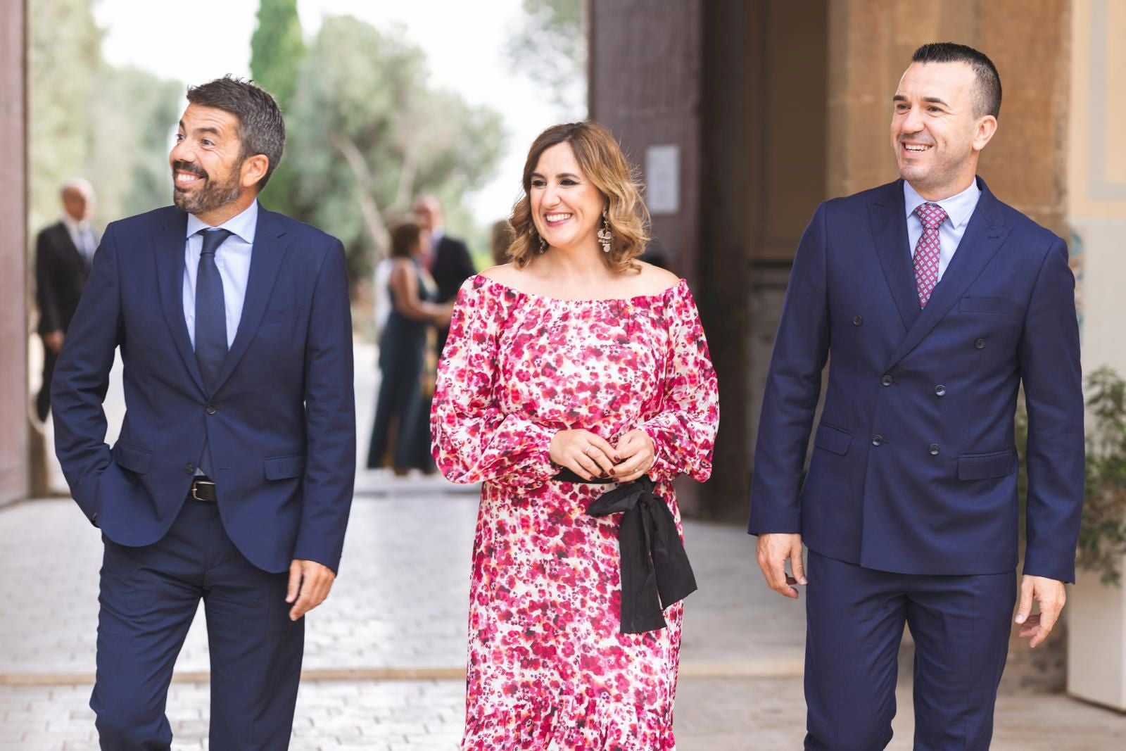 El presidente de la Generalitat, Carlos Mazón, la alcaldesa de Valencia, María José Catalá, y el presidente de la Diputación Provincial de Valencia, Vicente Mompó, en la boda de Juan Carlos Caballero.