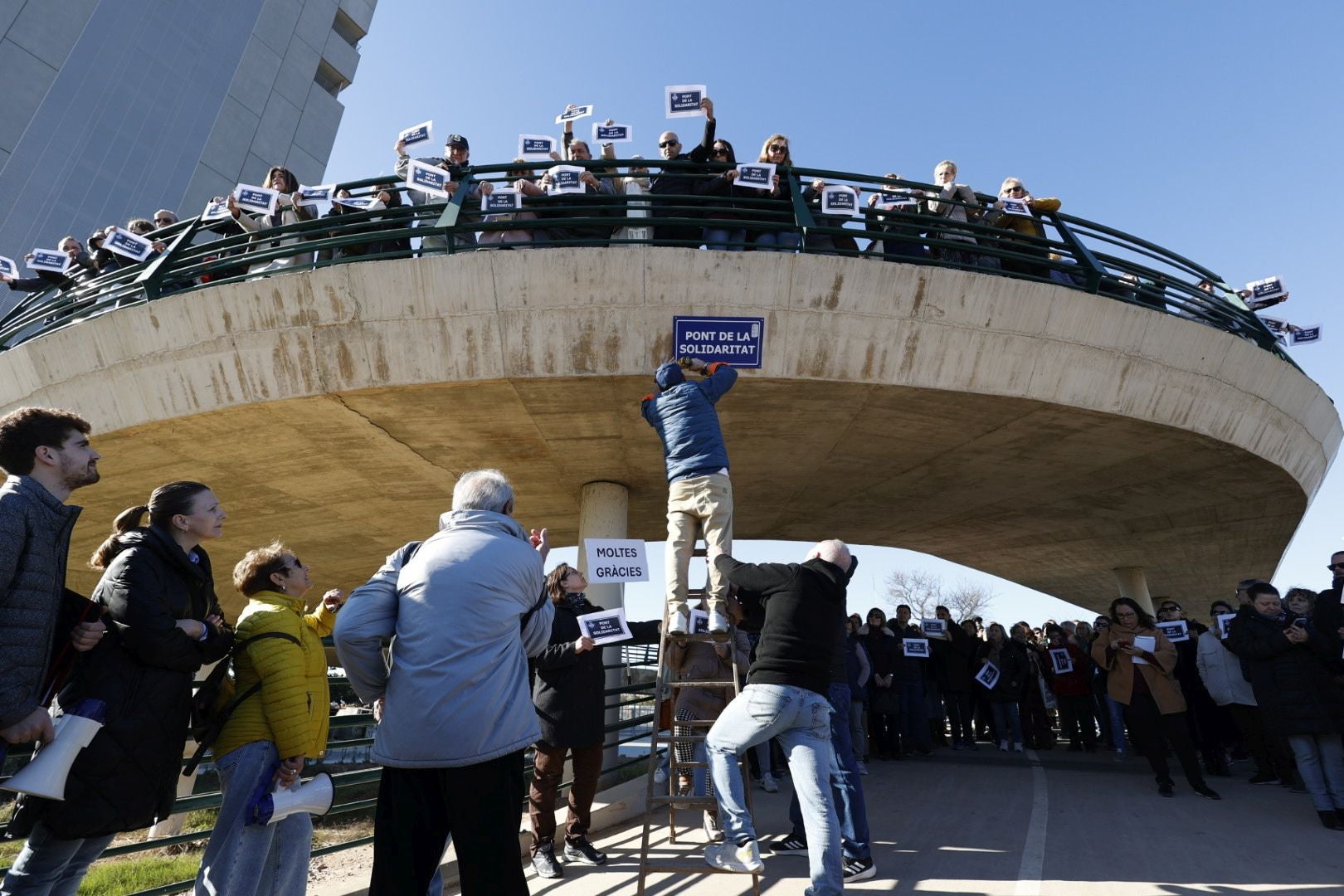 Fotos del homenaje en La Torre a la víctima de la dana de Valencia