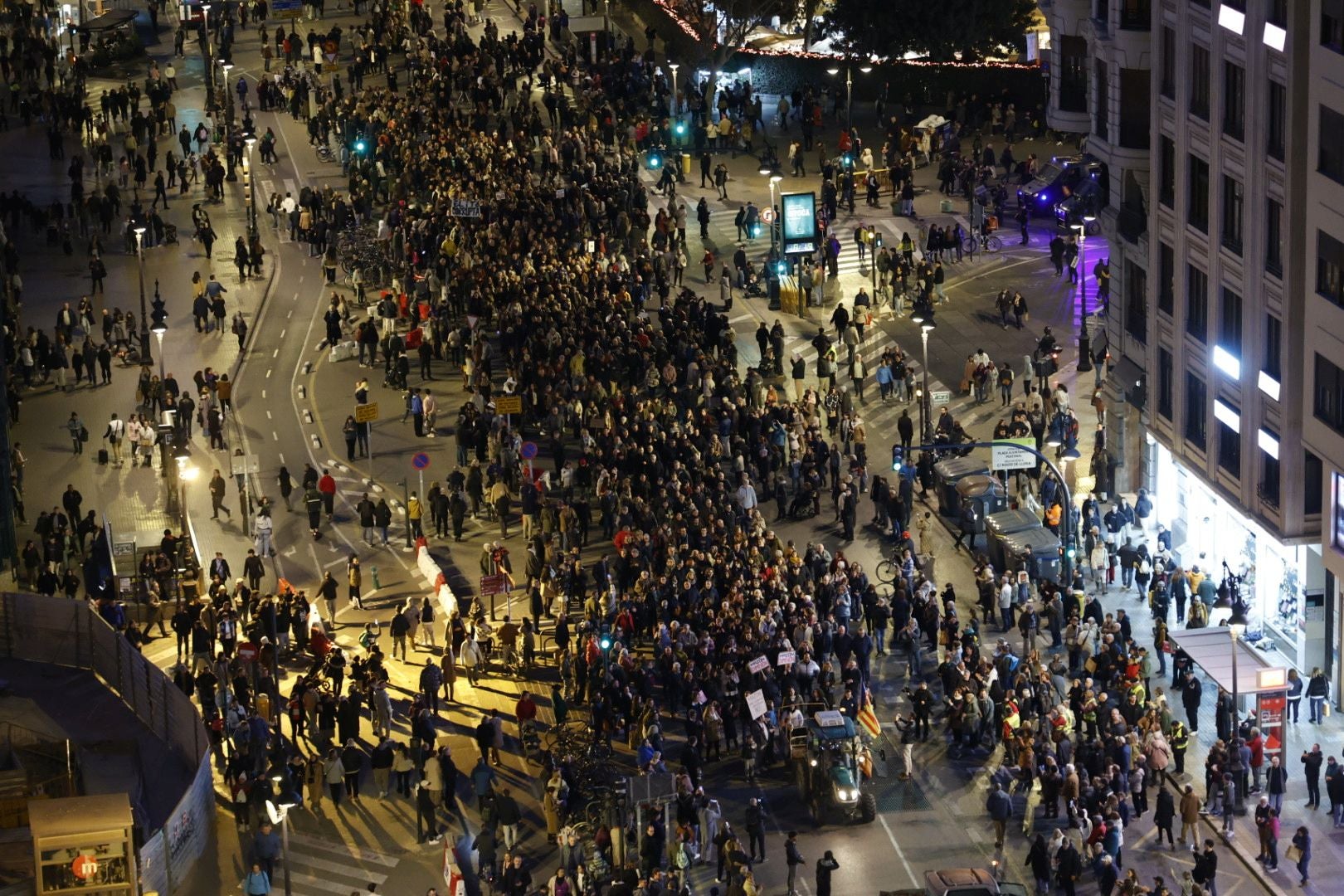 FOTOS | Tercera manifestación en Valencia contra la gestión política de la dana