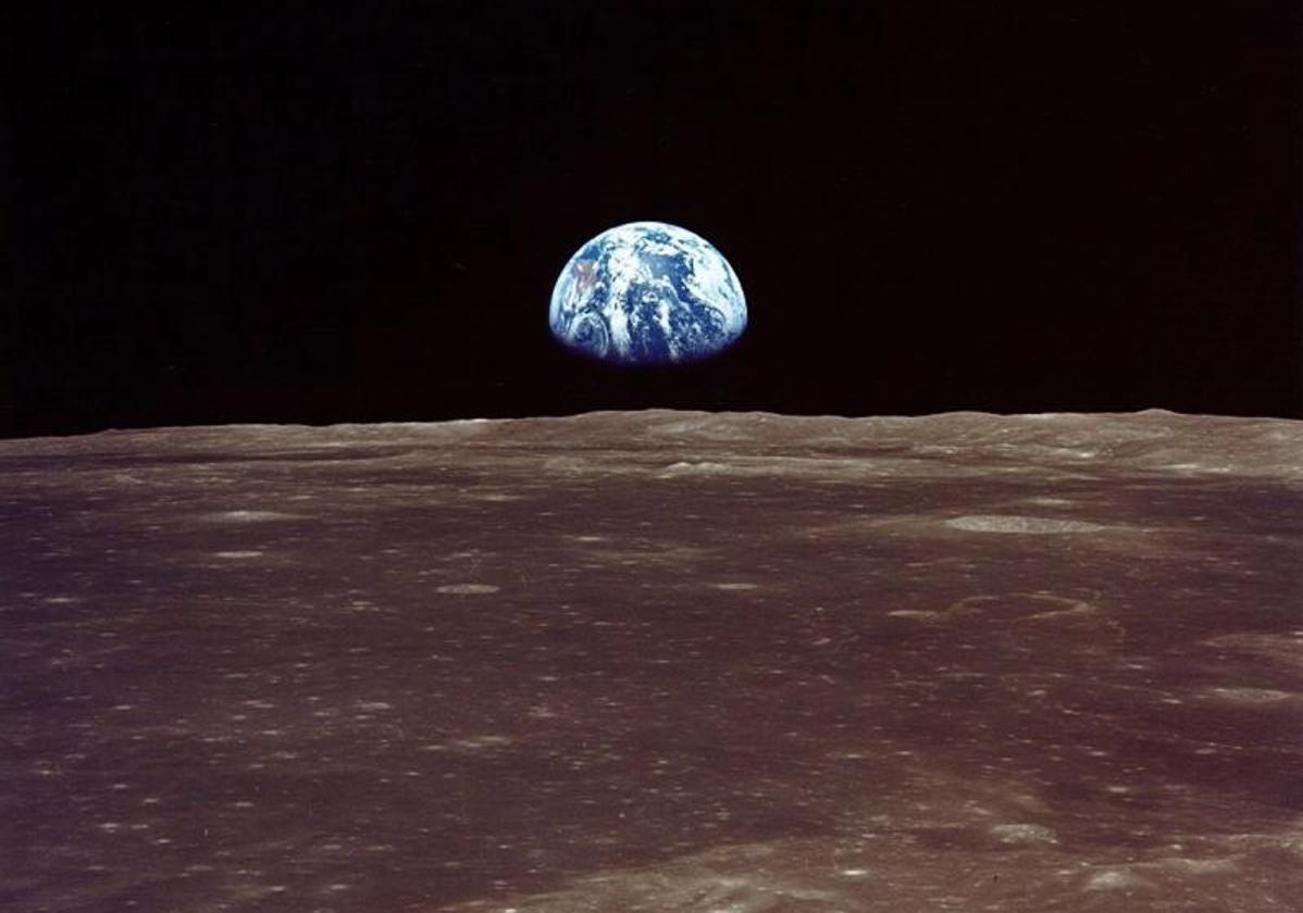 Una imagen de la Tierra tomada desde la Luna.