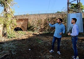 El Ayuntamiento limpia cerca de 12 kilómetros de cauces para mejorar la seguridad frente a inundaciones.