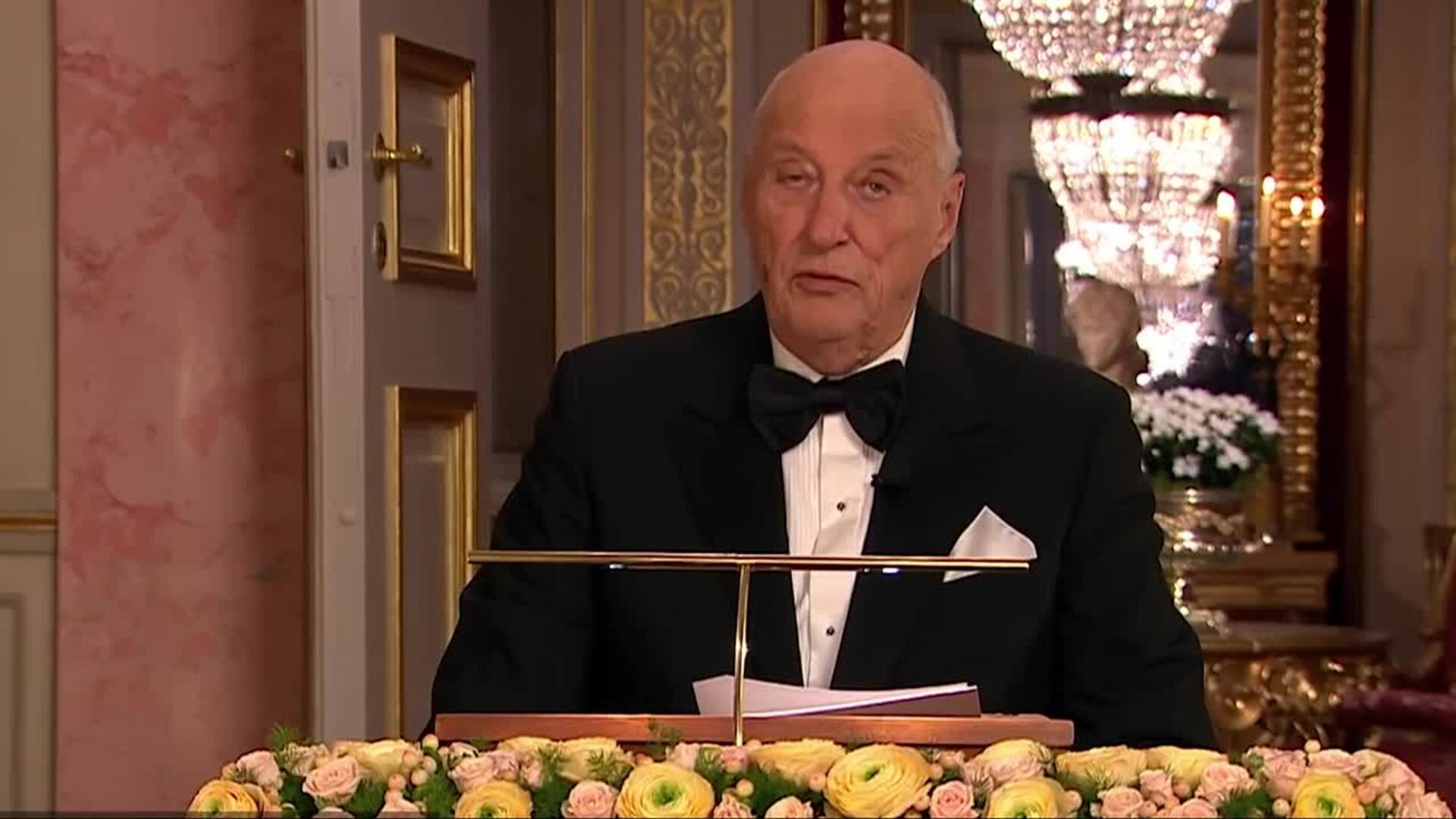 El rey Harald V vuelve a Noruega tras su hospitalización en Malasia