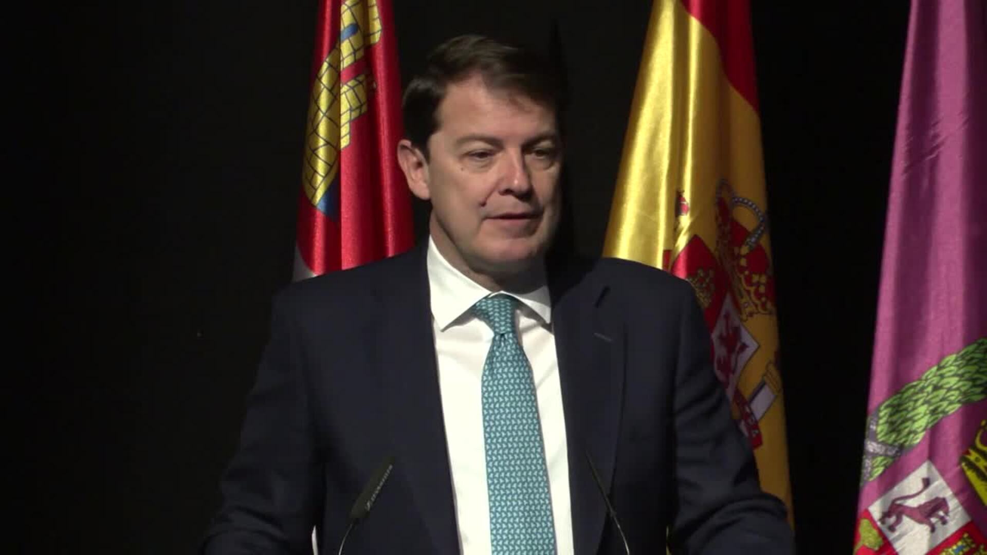 Mañueco ensalza el espárrago de Tudela, "oro blanco" de CyL