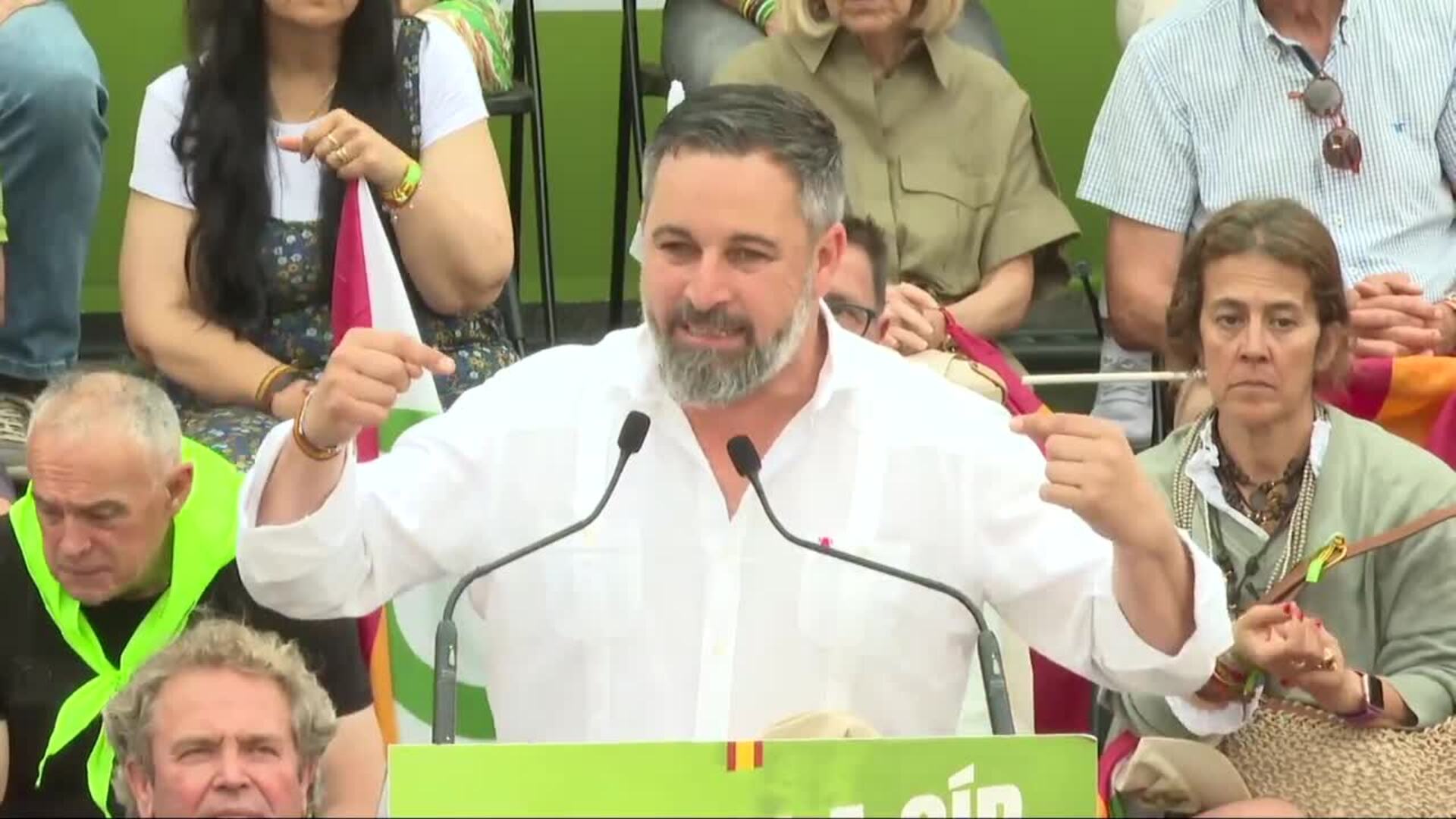 Abascal apela al voto masivo en las europeas y afirma que Vox es el "defensor de Europa"