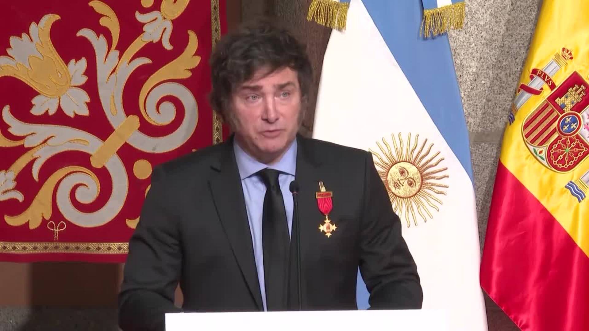 Milei arremete contra Sánchez en Madrid: "Parece que quiere llevarse puestos a los españoles"