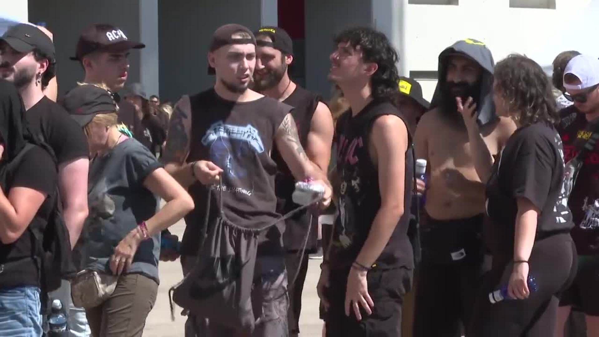 Horas de cola para ver a Metallica en Madrid tras largos meses de espera