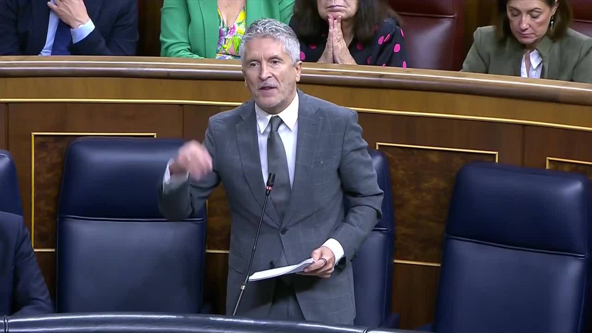 Marlaska señala los "delitos fiscales" del novio de Ayuso tras la imputación del fiscal general