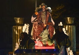 Una cabalgata de Reyes Magos.