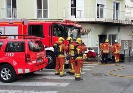 Efectivos de bomberos de Gandia en una imagen de archivo.