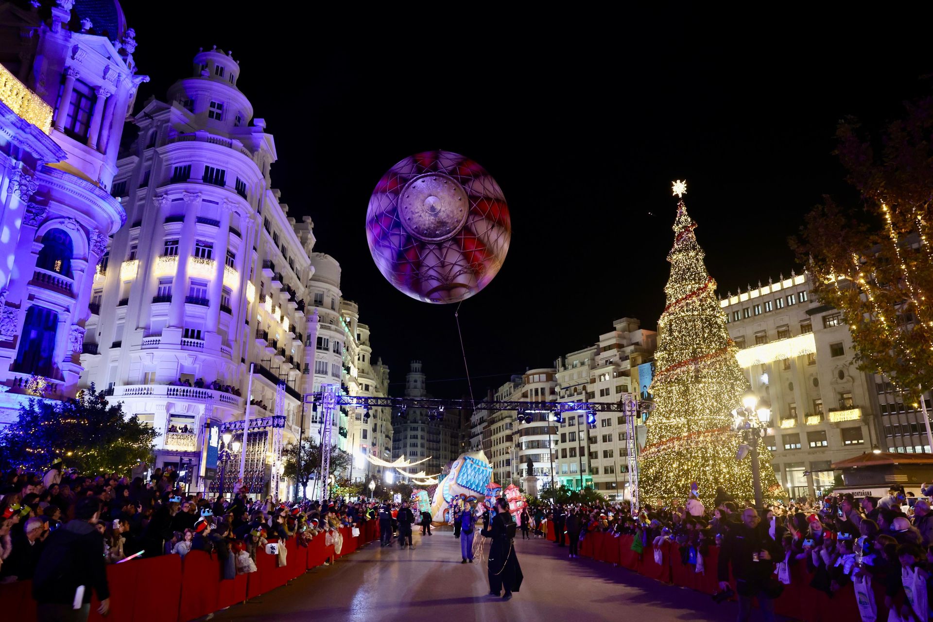 Cabalgata de los Reyes Magos en Valencia 2025